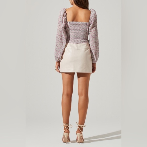 ASTR Plisse Long Sleeve Cross Bust Blouse Top in Purple Ditsy Size Small NWT - Picture 9 of 9